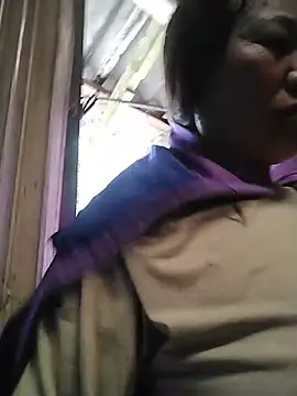 Snapshot of Caily-ly chatting on 05.19.26 Caily-ly online show from 05.19.26