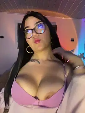Snapshot of Lana_Hands chatting on 06.20.26 Lana Hands online show from 06.20.26