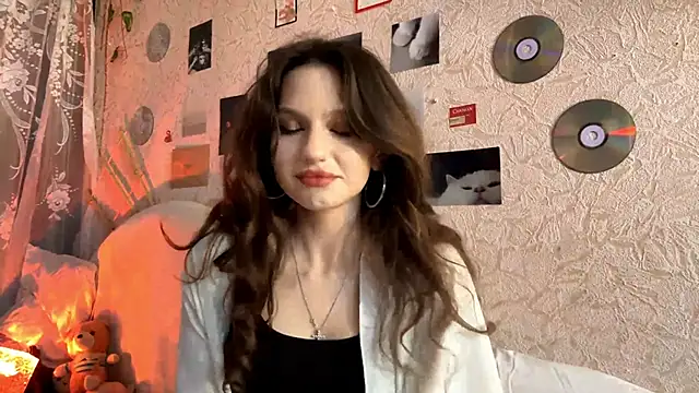 Snapshot of CarleenColley chatting on 05.16.26 CarleenColley online show from 05.16.26