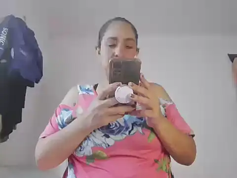 Snapshot of Pamela_sa chatting on 06.18.26 Pamela sa online show from 06.18.26