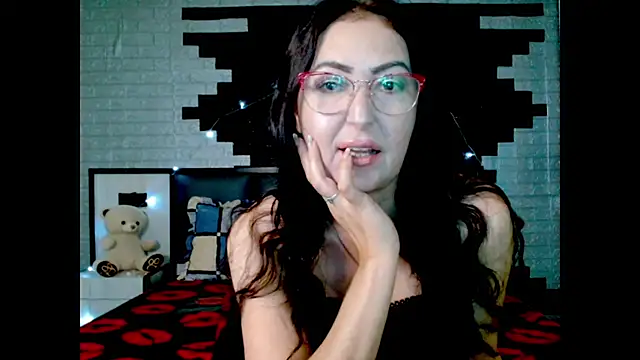 Snapshot of Ada_Vera chatting on 06.26.26 Ada Vera online show from 06.26.26