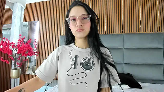Snapshot of SophiieCalloway1 chatting on 07.02.26 SophiieCalloway1 online show from 07.02.26