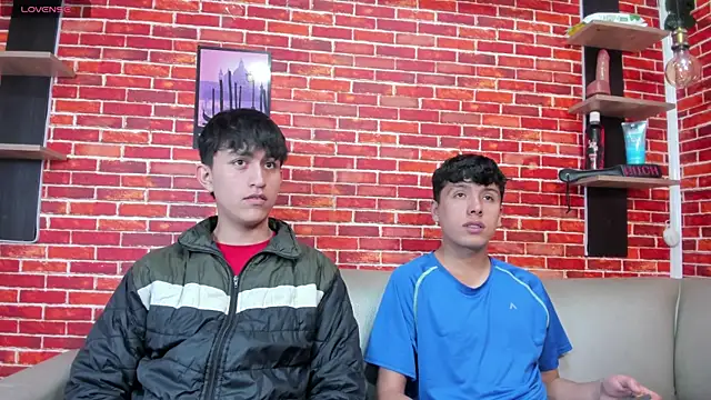 Snapshot of Hoot_boyss_ chatting on 05.26.26 Hoot boyss online show from 05.26.26