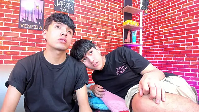 Hoot boyss  online show from 06.10.26