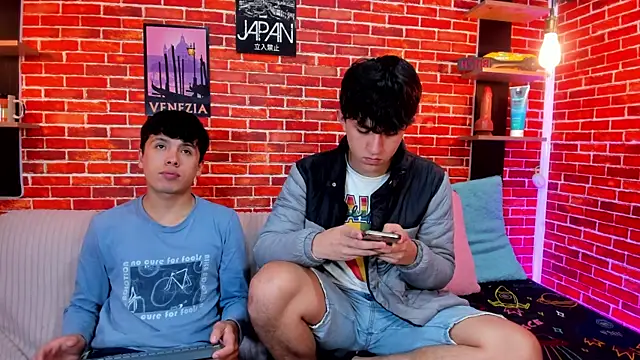 Hoot boyss  online show from 06.16.26