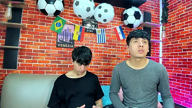 Hoot boyss  online show from 06.18.26