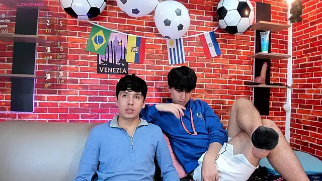 Hoot boyss  online show from 06.23.26