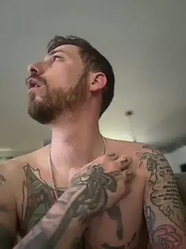 Snapshot of lockedstacking chatting on 05.17.26 lockedstacking online show from 05.17.26
