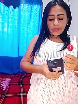 Snapshot of Scarlet_01_ chatting on 05.17.26 Scarlet 01 online show from 05.17.26