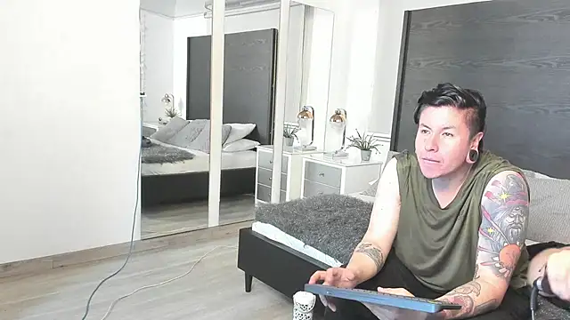 Snapshot of inkedsinners_ chatting on 05.19.26 inkedsinners online show from 05.19.26