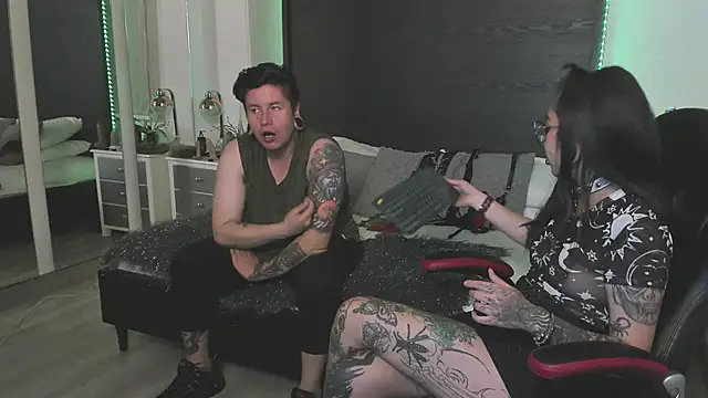 Snapshot of inkedsinners_ chatting on 05.20.26 inkedsinners online show from 05.20.26