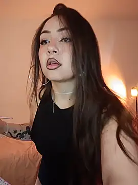 Snapshot of paariiss_ chatting on 05.19.26 paariiss online show from 05.19.26