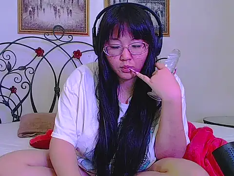 Snapshot of pikpikpikachu chatting on 05.29.26 pikpikpikachu online show from 05.29.26