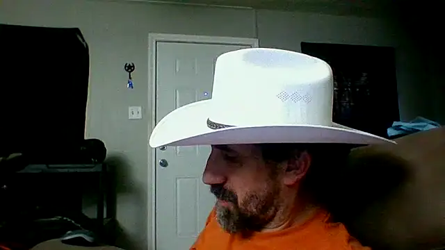 Snapshot of old_Domino chatting on 05.25.26 old Domino online show from 05.25.26