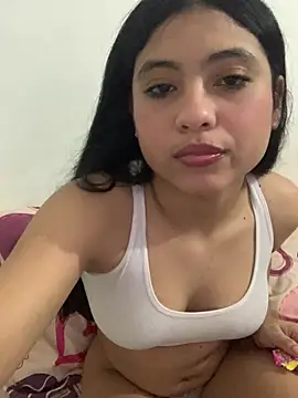 Snapshot of Paula-sinz chatting on 05.25.26 Paula-sinz online show from 05.25.26