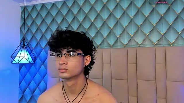 Snapshot of Sofia-Ethan chatting on 05.23.26 Sofia-Ethan online show from 05.23.26