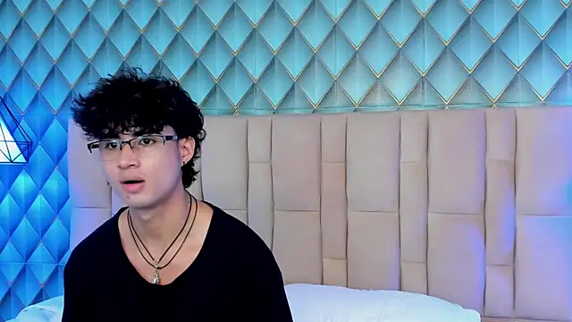Snapshot of Sofia-Ethan chatting on 06.10.26 Sofia-Ethan online show from 06.10.26