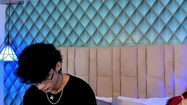 Snapshot of Sofia-Ethan chatting on 06.20.26 Sofia-Ethan online show from 06.20.26
