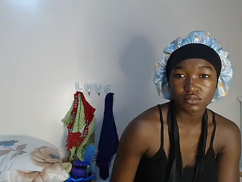Snapshot of pinnacle_ chatting on 06.19.26 pinnacle online show from 06.19.26