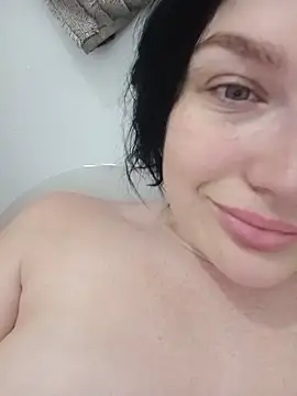 Snapshot of SeductiveSirenX chatting on 05.18.26 SeductiveSirenX online show from 05.18.26