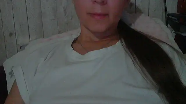 Snapshot of Bella--White chatting on 05.28.26 Bella--White online show from 05.28.26