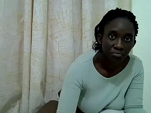 Snapshot of ebony_dessy chatting on 05.18.26 ebony dessy online show from 05.18.26