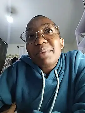 Snapshot of Miss-Temptasion chatting on 05.19.26 Miss-Temptasion online show from 05.19.26