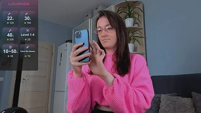 Snapshot of GoldenCrystall chatting on 06.18.26 GoldenCrystall online show from 06.18.26