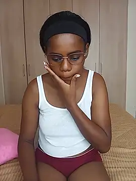 Snapshot of softglamqueen chatting on 06.19.26 softglamqueen online show from 06.19.26