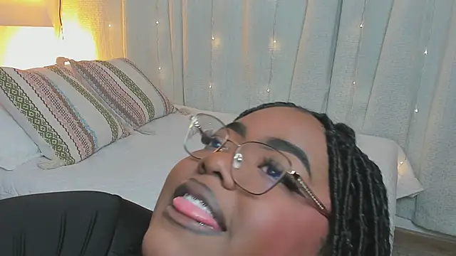 Snapshot of Ayanaa_Ebony_ chatting on 05.26.26 Ayanaa Ebony online show from 05.26.26