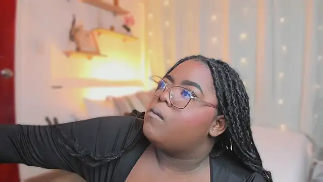 Snapshot of Ayanaa_Ebony_ chatting on 06.18.26 Ayanaa Ebony online show from 06.18.26