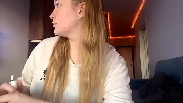 Snapshot of Lisi_Kiss_ chatting on 05.22.26 Lisi Kiss online show from 05.22.26