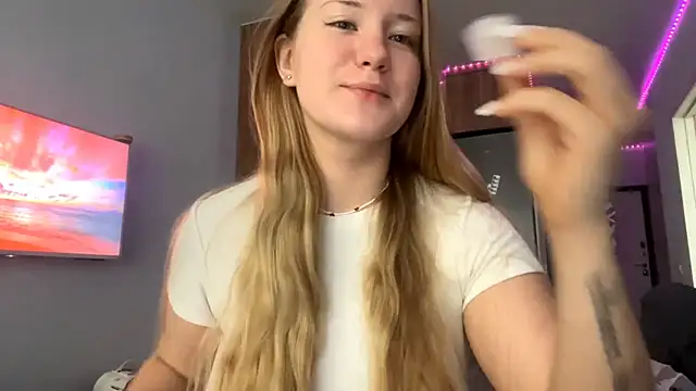 Snapshot of Lisi_Kiss_ chatting on 05.27.26 Lisi Kiss online show from 05.27.26