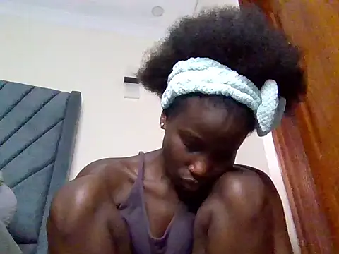 Snapshot of slimy_gal12 chatting on 07.10.26 slimy gal12 online show from 07.10.26