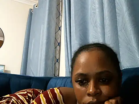 Snapshot of pretty_zii chatting on 05.15.26 pretty zii online show from 05.15.26