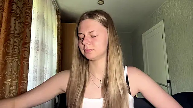 HoneysPiee online show from 06.03.26