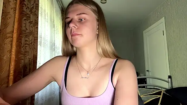 HoneysPiee online show from 06.08.26