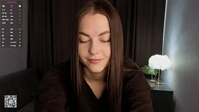 Snapshot of CarolannMirjah chatting on 06.23.26 CarolannMirjah online show from 06.23.26