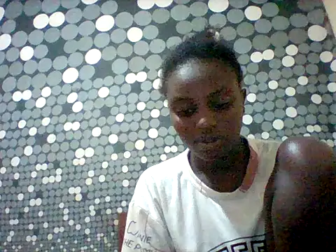 Snapshot of liligal chatting on 06.25.26 liligal online show from 06.25.26