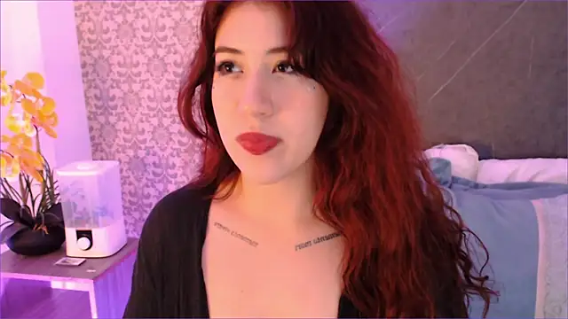 Snapshot of AbrilSnow chatting on 07.12.26 AbrilSnow online show from 07.12.26