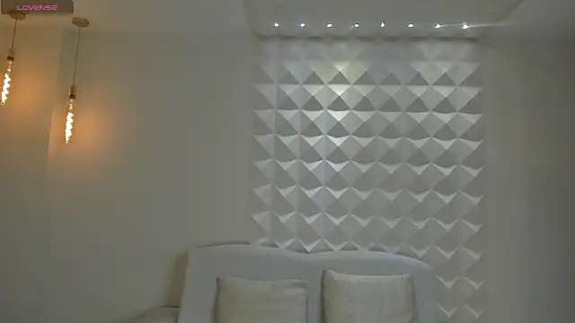Snapshot of LillySanders chatting on 07.18.26 LillySanders online show from 07.18.26