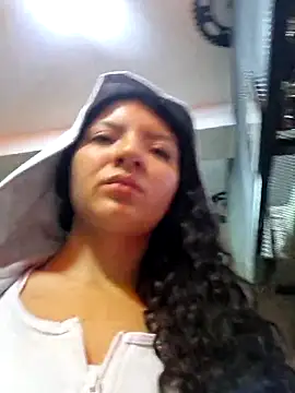 Snapshot of Bella_Jane_hot chatting on 05.22.26 Bella Jane hot online show from 05.22.26