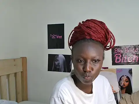 Snapshot of mardhiyah chatting on 07.25.26 mardhiyah online show from 07.25.26