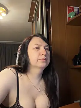 Snapshot of EvaBeautyXxX chatting on 06.14.26 EvaBeautyXxX online show from 06.14.26