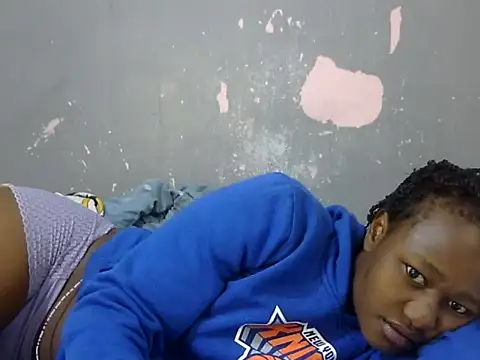 Snapshot of Petite_Ebony10 chatting on 07.05.26 Petite Ebony10 online show from 07.05.26