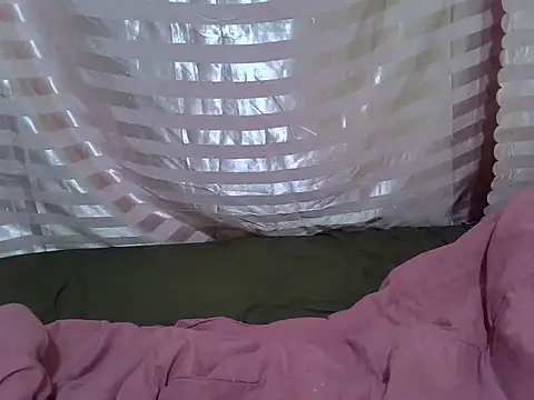 Snapshot of Iveay-cutey chatting on 05.27.26 Iveay-cutey online show from 05.27.26