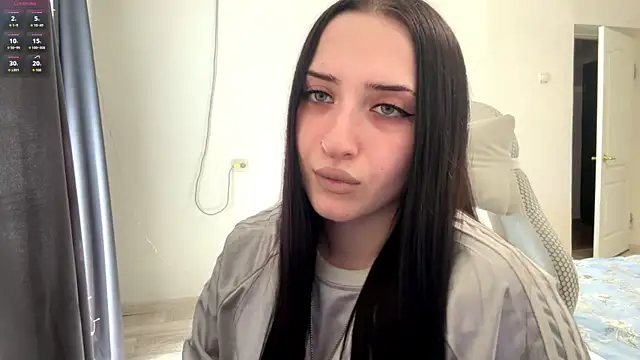 Snapshot of KiraJaydes chatting on 05.22.26 KiraJaydes online show from 05.22.26
