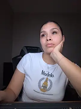 Snapshot of cowgirl696968 chatting on 05.21.26 cowgirl696968 online show from 05.21.26