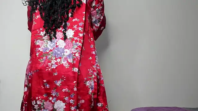 Snapshot of Real_Slim_Thick chatting on 06.03.26 Real Slim Thick online show from 06.03.26