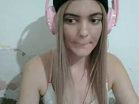 Snapshot of Angel_Ristoww chatting on 05.20.26 Angel Ristoww online show from 05.20.26